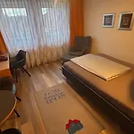 酒店 Gaestehaus Linden 沃尔芬比特尔