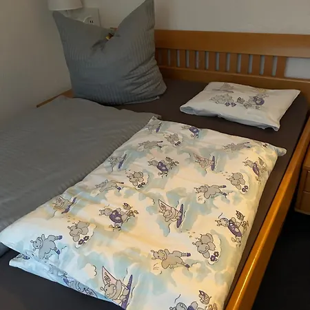 מלון Gaestehaus Linden 3*