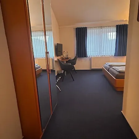 Hotel Gaestehaus Linden 3*