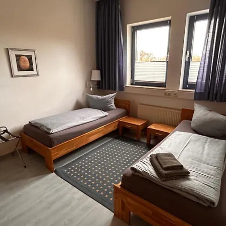 Hotel Gaestehaus Linden 3*